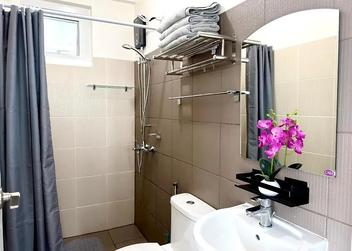 2bedroom Wbalcony Near Moa